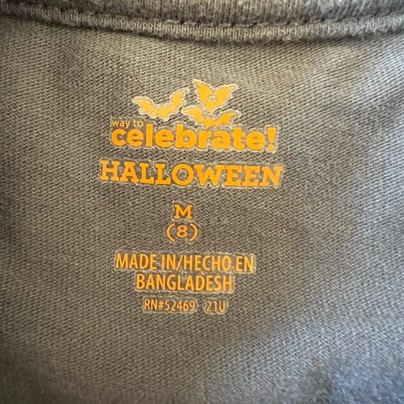 Halloween T-Shirt size medium (8) - Picture 3 of 5